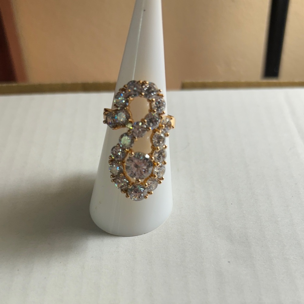 Elegant Gold and Silver Women's Ring